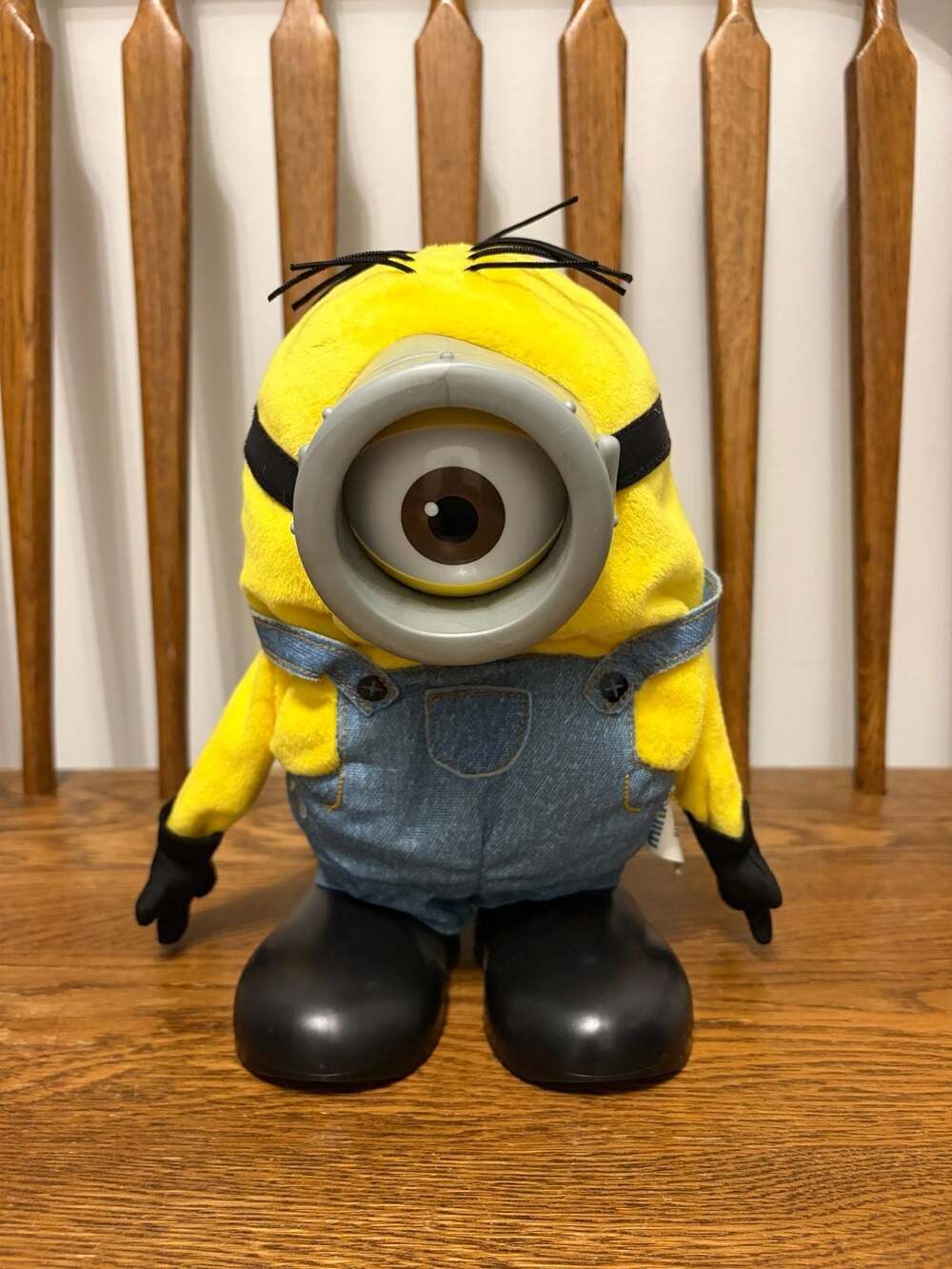 Thinkway Toys Minions Illumination Entertainment One-Eyed Stuart Plush Interacti